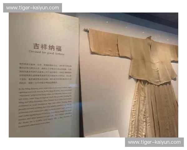 华沙的魅力：一座历史与现代交织的艺术品